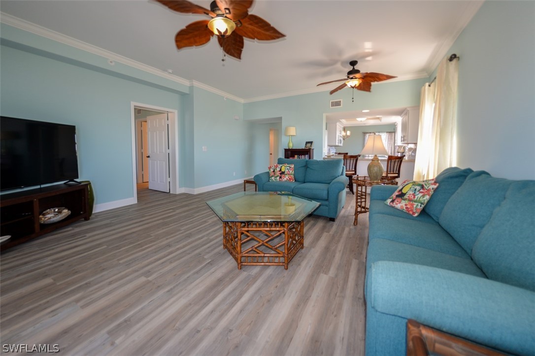 4361 Bay Beach LN 521