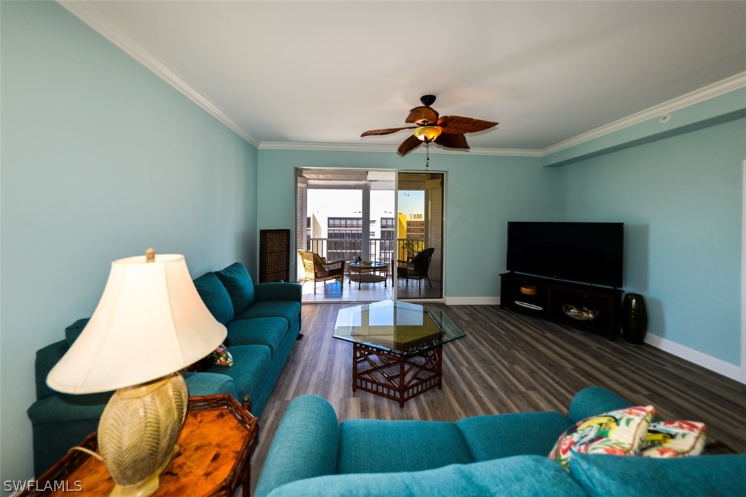 4361 Bay Beach LN 521