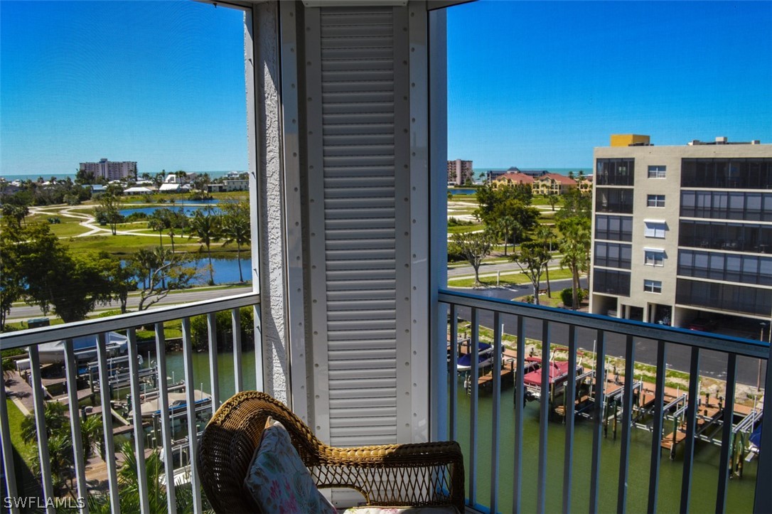 4361 Bay Beach LN 521