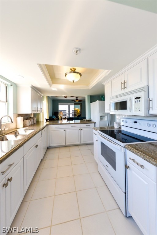 4361 Bay Beach LN 521