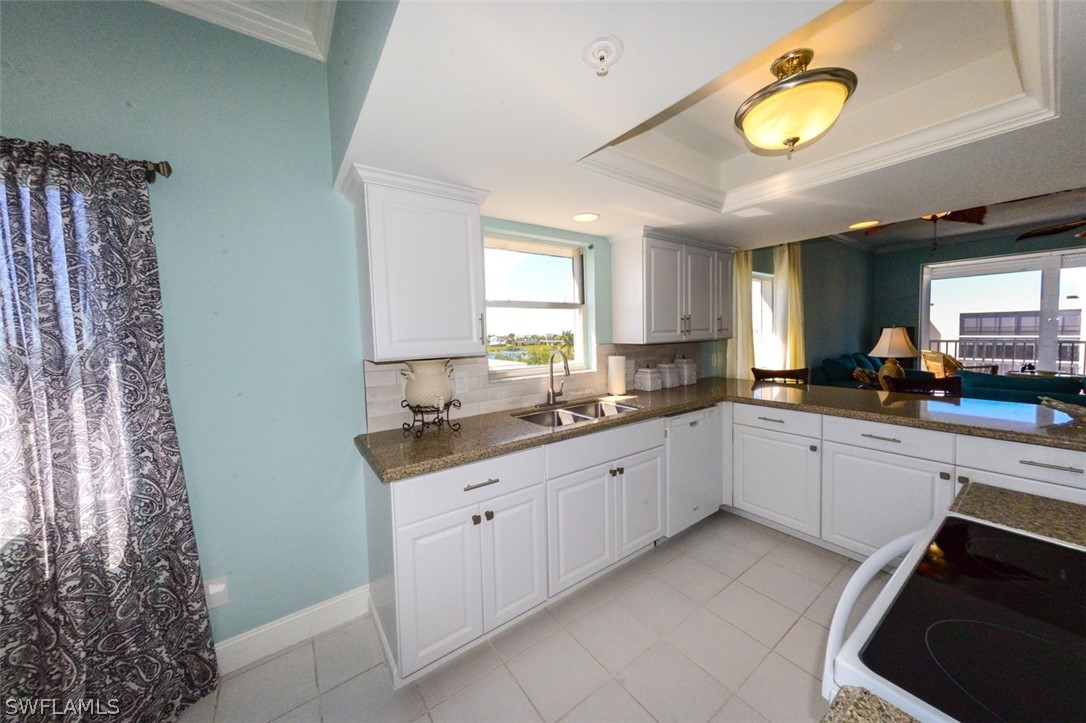 4361 Bay Beach LN 521