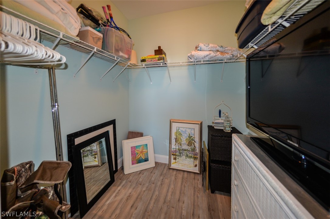 4361 Bay Beach LN 521