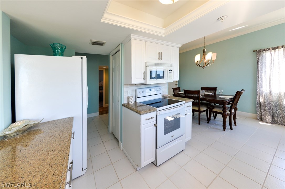 4361 Bay Beach LN 521