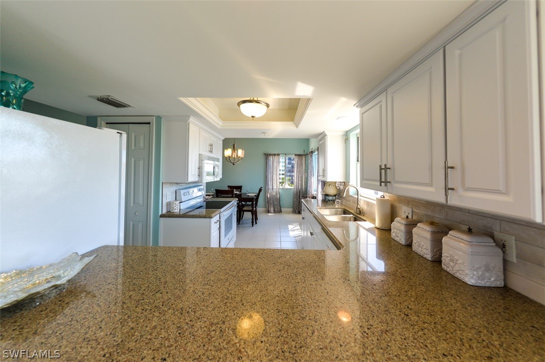 4361 Bay Beach LN 521