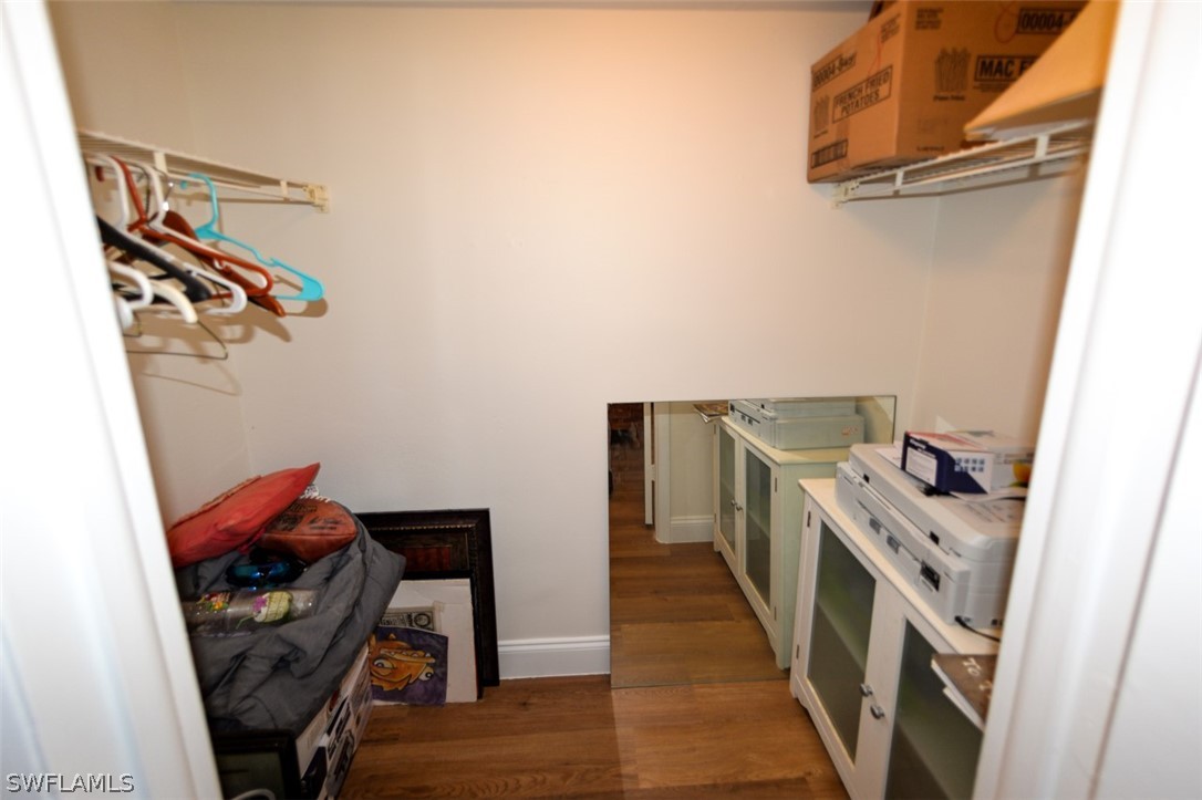 4253 Bay Beach LN 2G