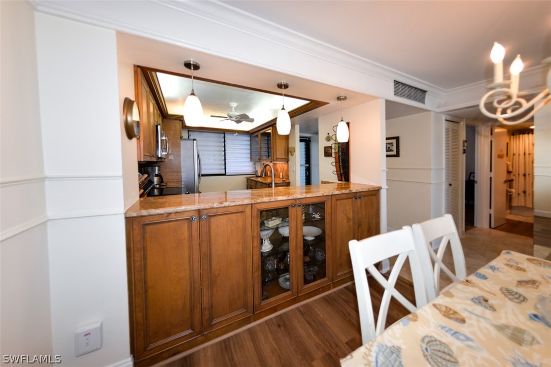 4253 Bay Beach LN 2G