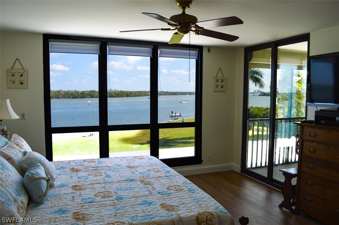 4253 Bay Beach LN 2G