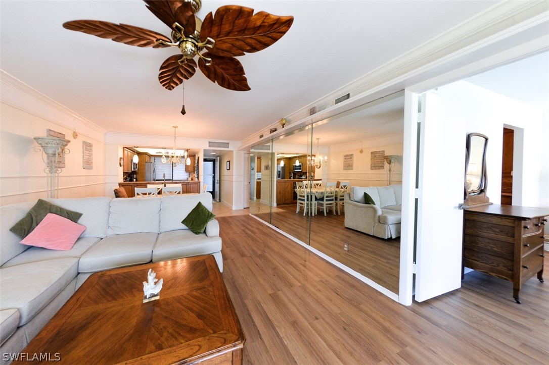 4253 Bay Beach LN 2G