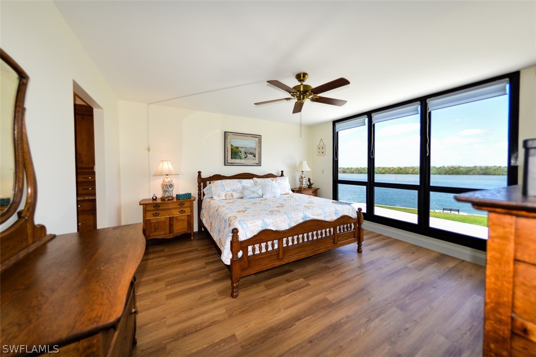 4253 Bay Beach LN 2G