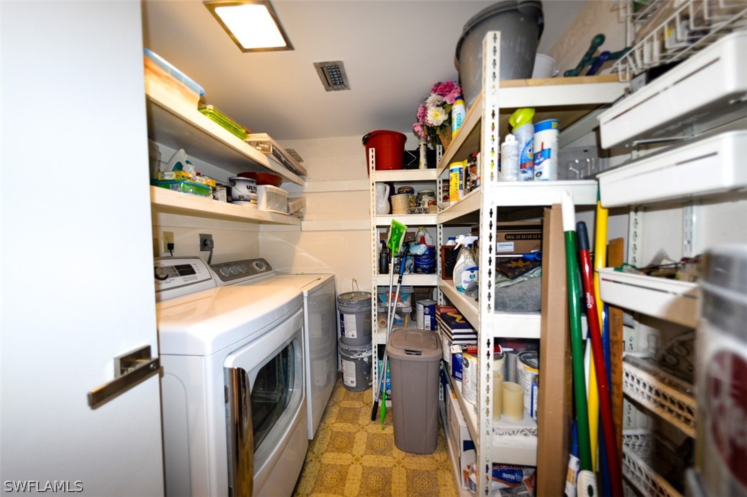 4253 Bay Beach LN 2G