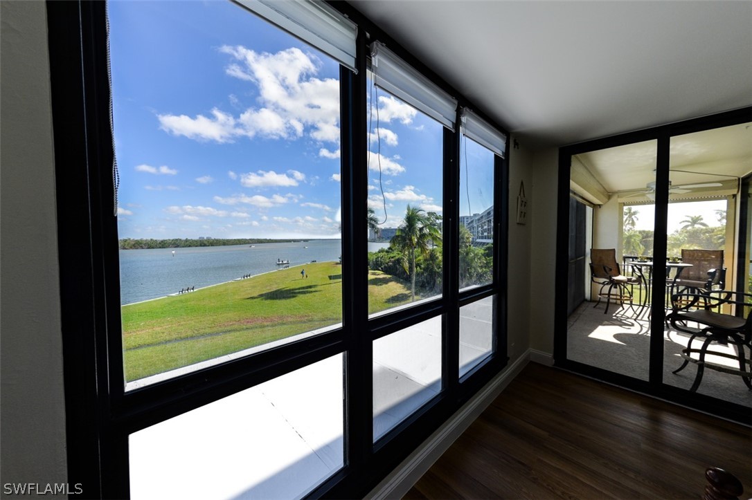 4253 Bay Beach LN 2G