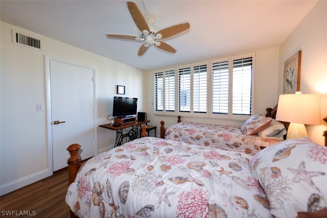 4253 Bay Beach LN 2G