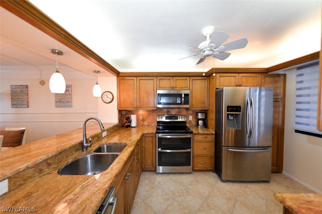 4253 Bay Beach LN 2G