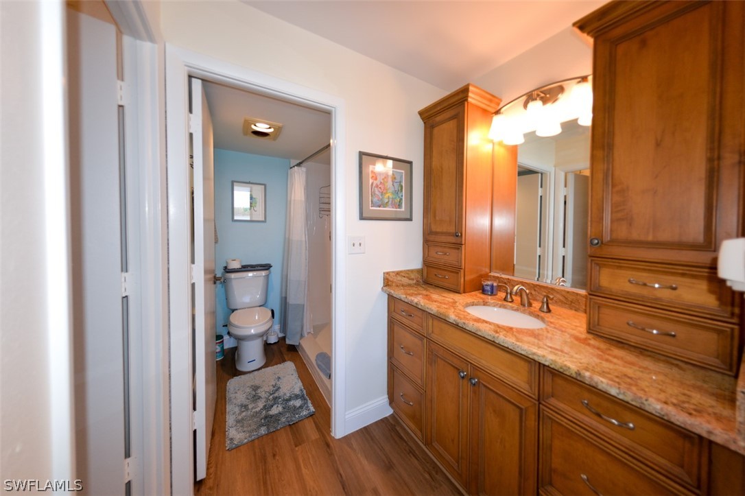 4253 Bay Beach LN 2G