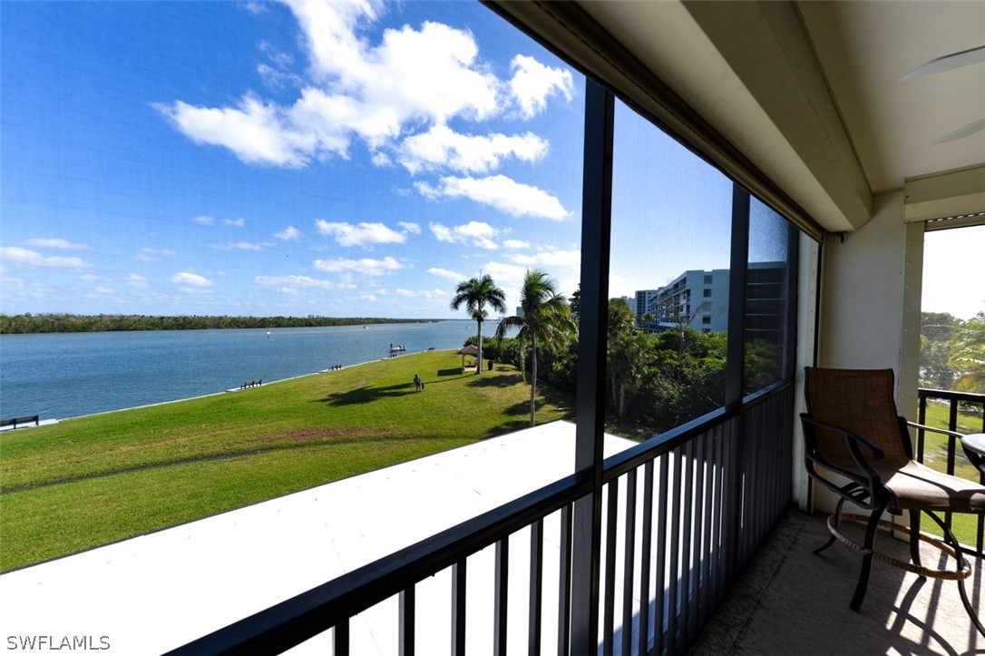 4253 Bay Beach LN 2G