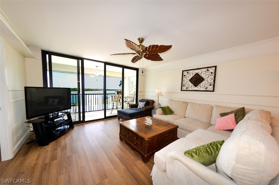 4253 Bay Beach LN 2G