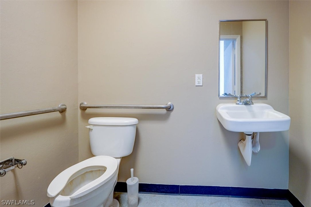 17030 Alico Commerce CT 3800 - 307