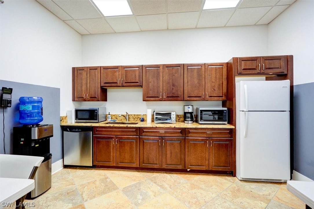 16121 Lee RD 107-111