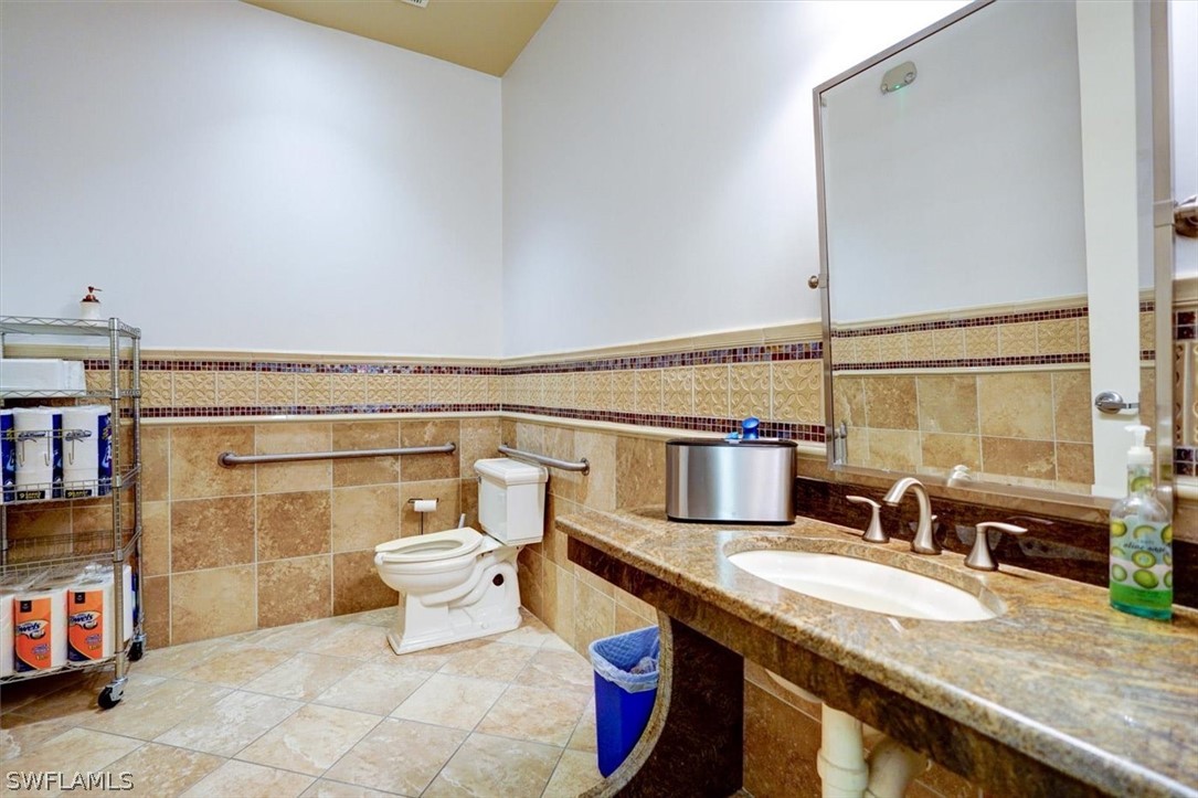 16121 Lee RD 107-111