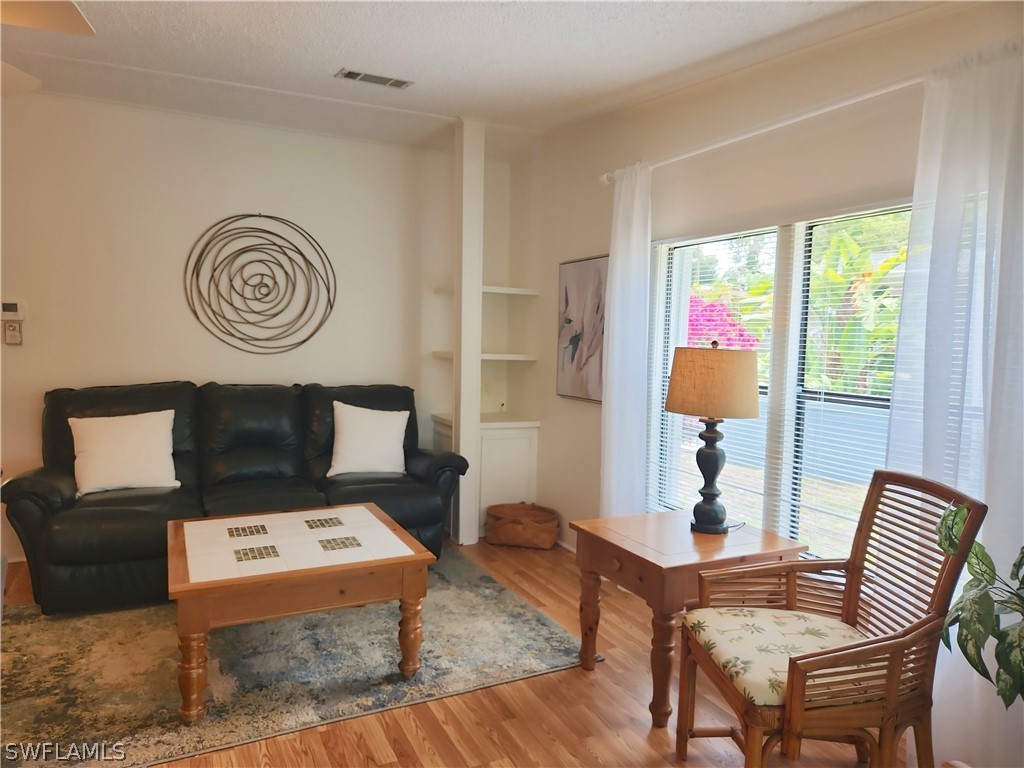 10401 Circle Pine RD