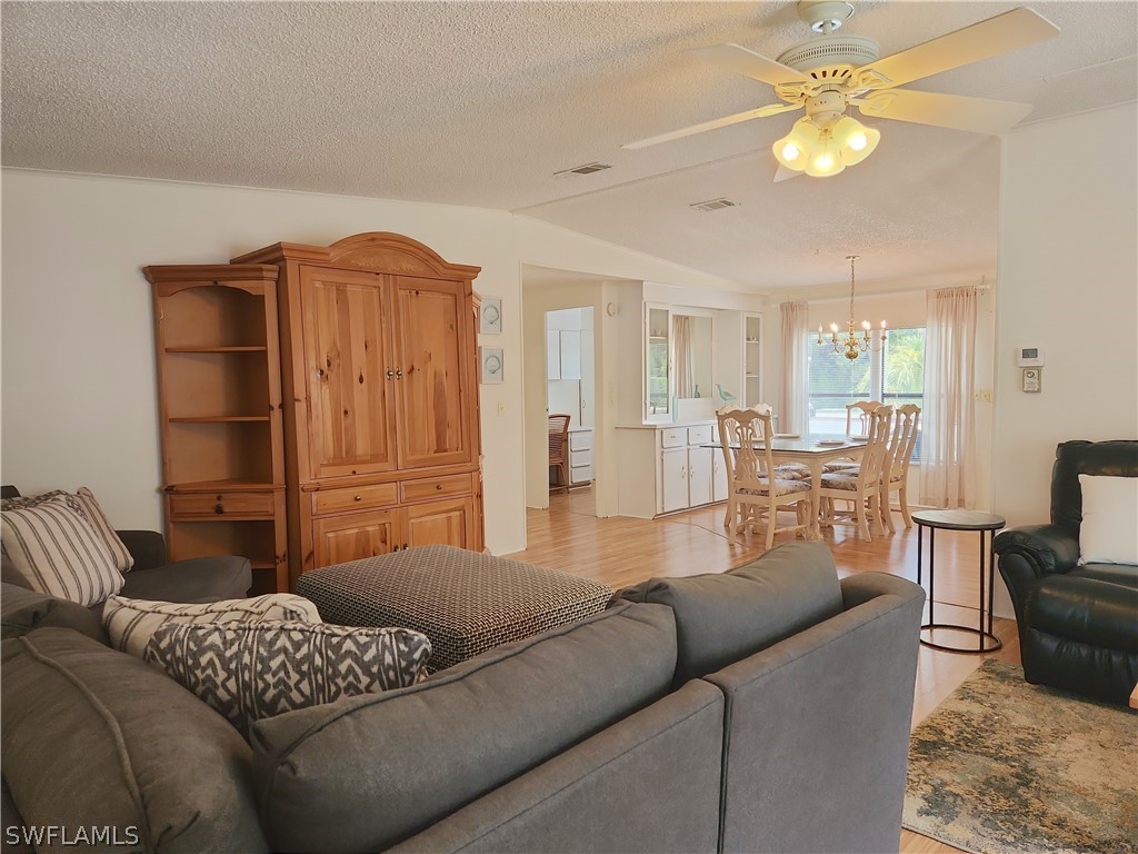 10401 Circle Pine RD