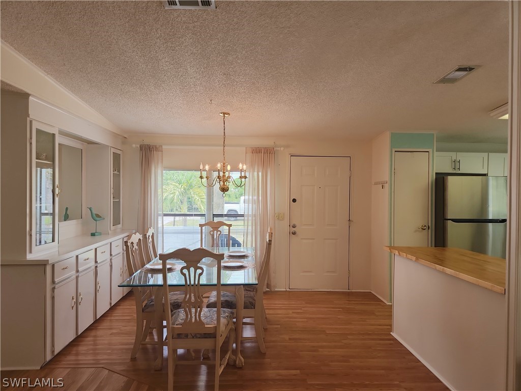 10401 Circle Pine RD