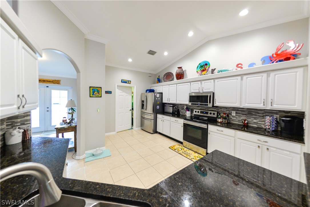 4128 NE 21st PL