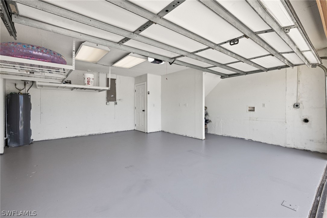615 Nicholas PKWY W