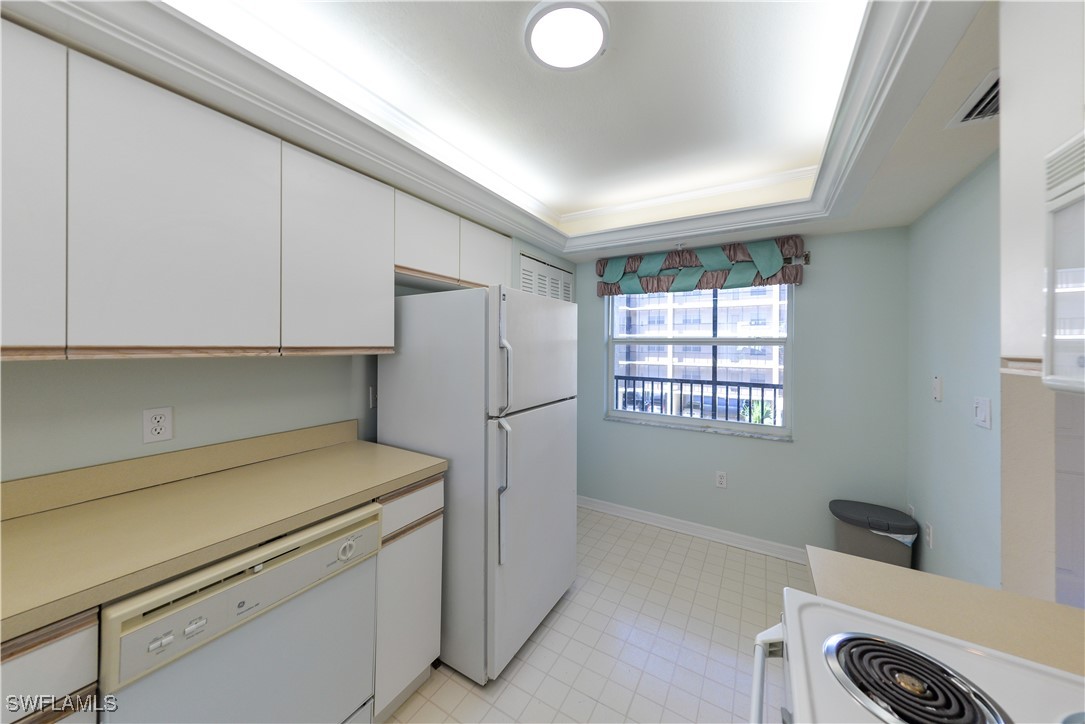 4431 Bay Beach LN 522