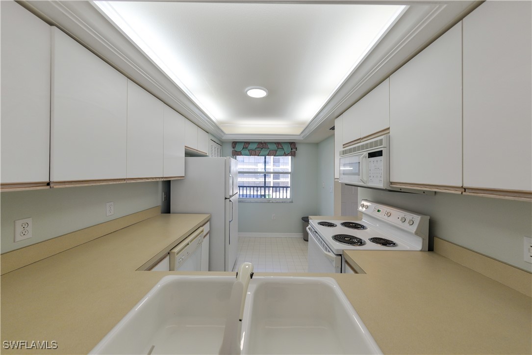 4431 Bay Beach LN 522