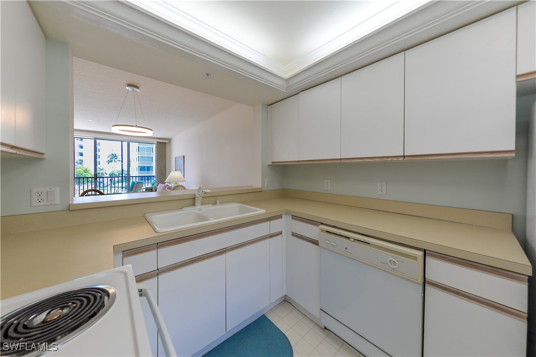 4431 Bay Beach LN 522