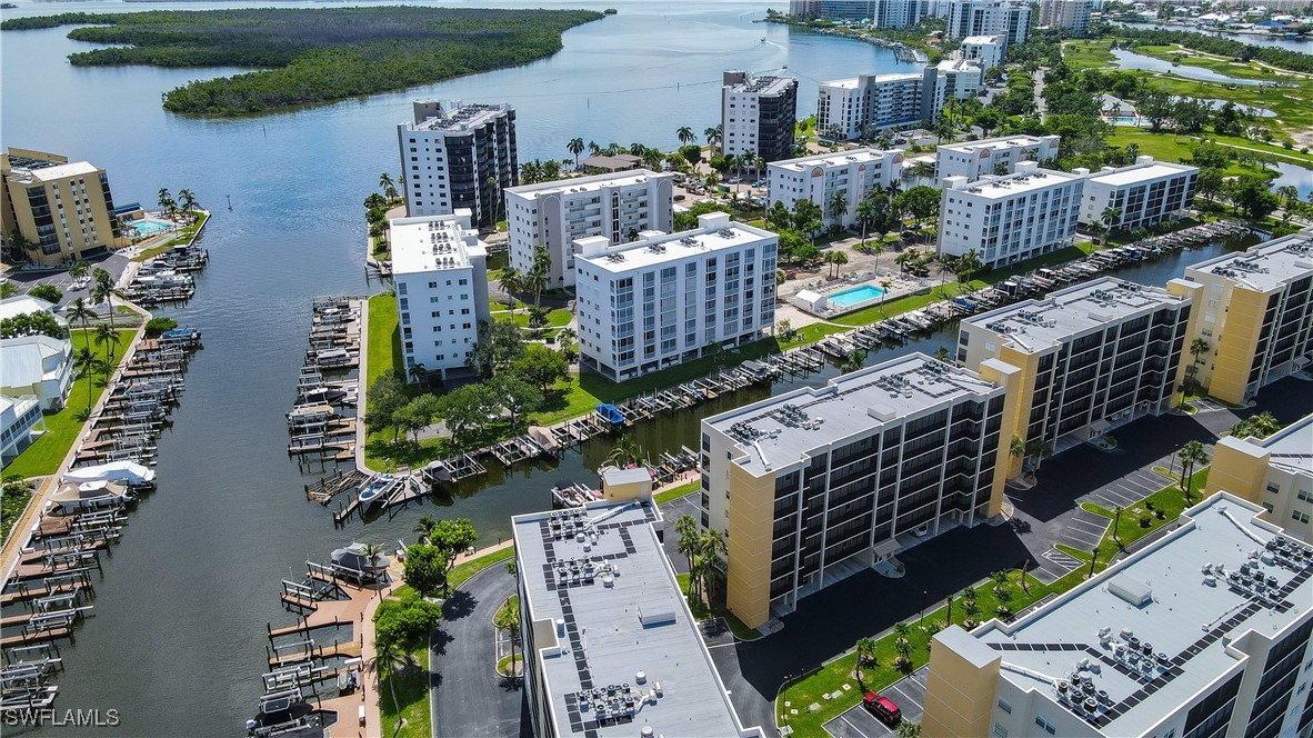 4431 Bay Beach LN 522