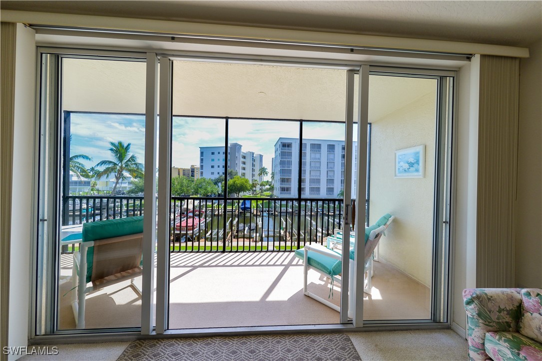 4431 Bay Beach LN 522