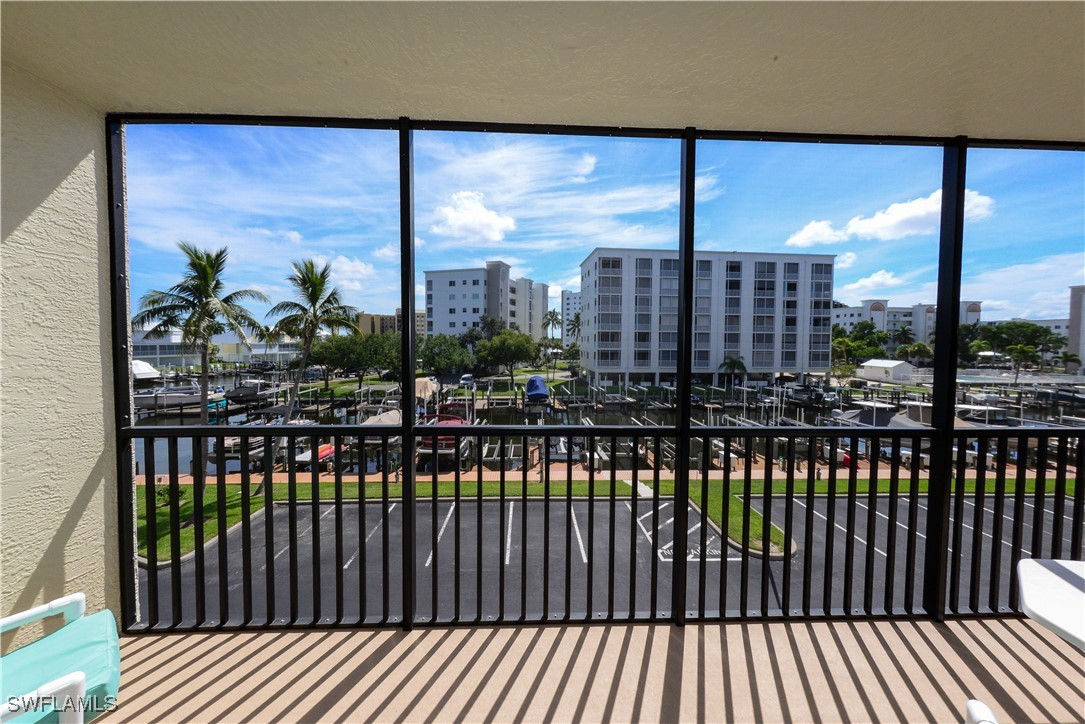 4431 Bay Beach LN 522