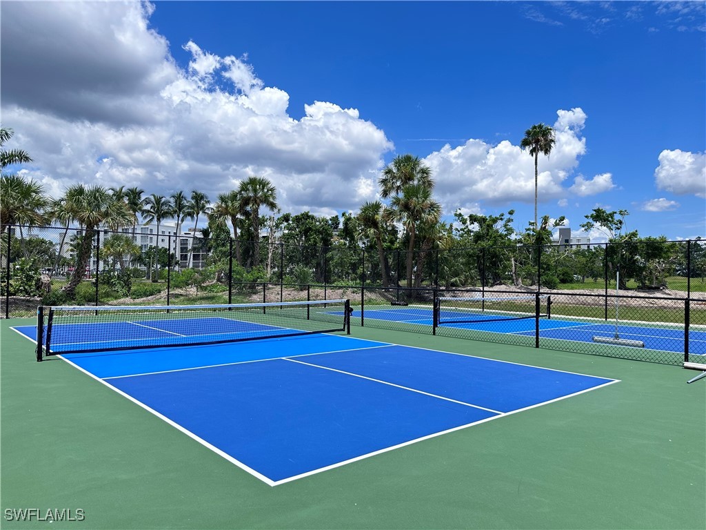 4431 Bay Beach LN 522