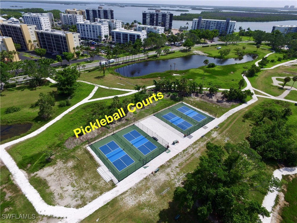 4431 Bay Beach LN 522