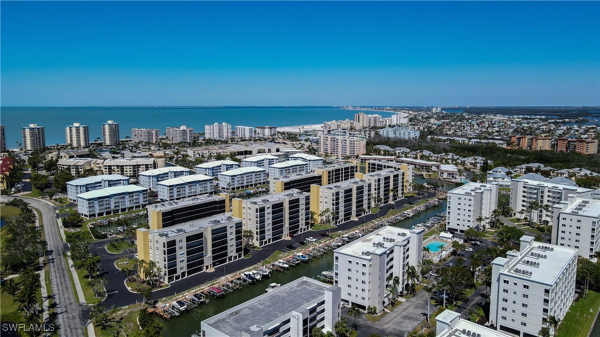 4431 Bay Beach LN 522