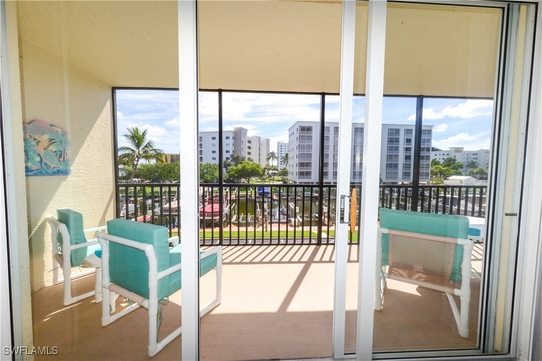 4431 Bay Beach LN 522