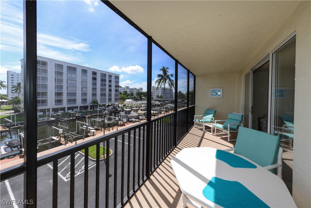 4431 Bay Beach LN 522