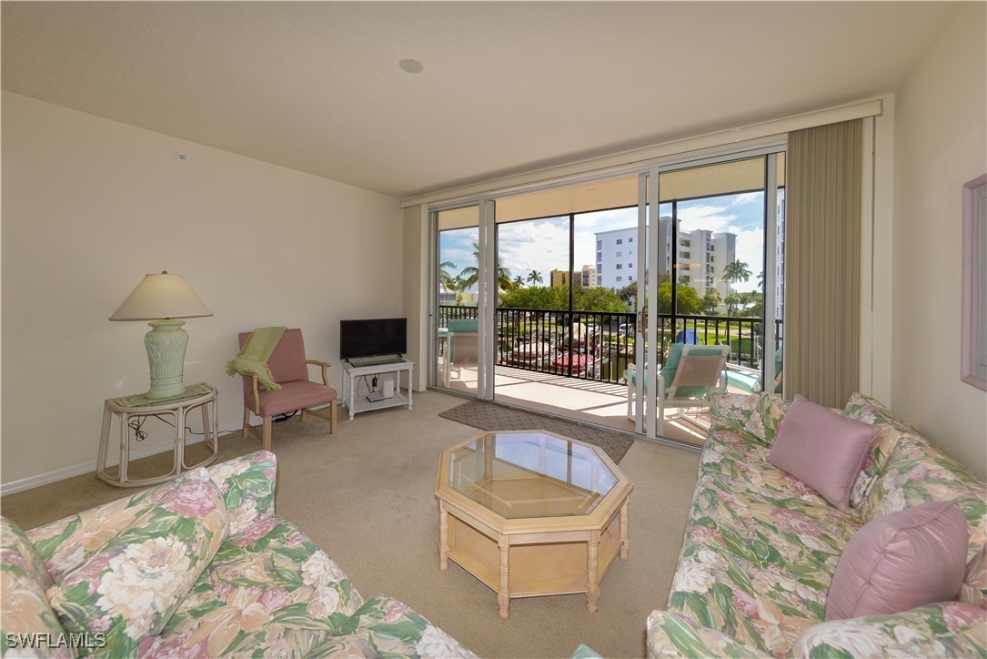 4431 Bay Beach LN 522