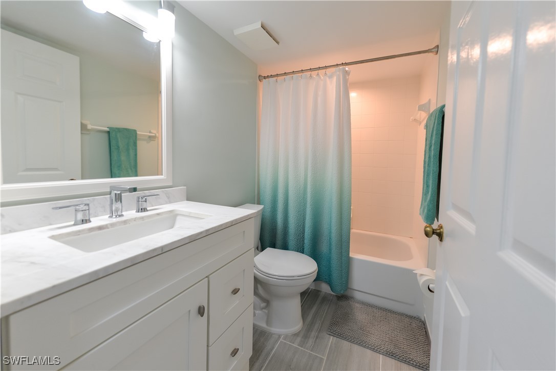 4431 Bay Beach LN 522