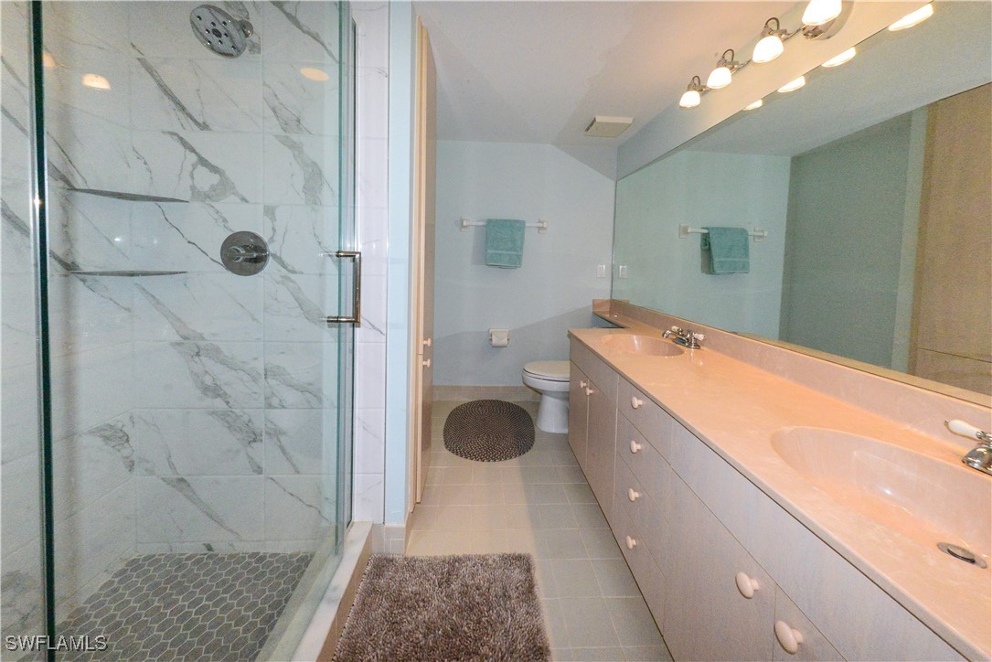 4431 Bay Beach LN 522