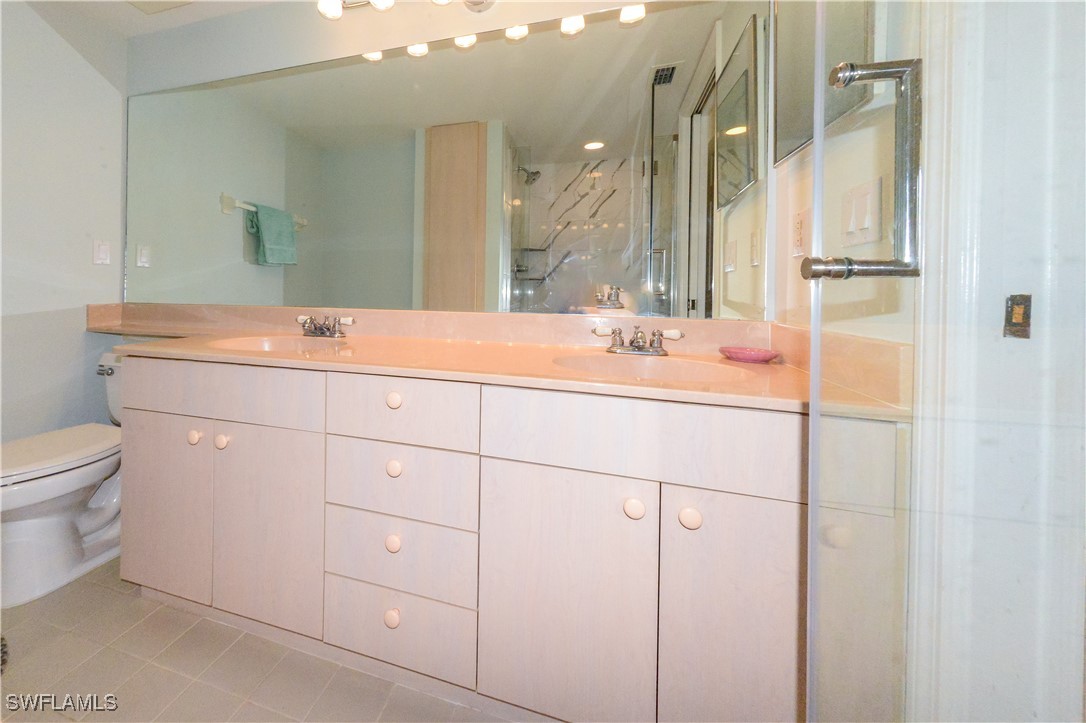 4431 Bay Beach LN 522