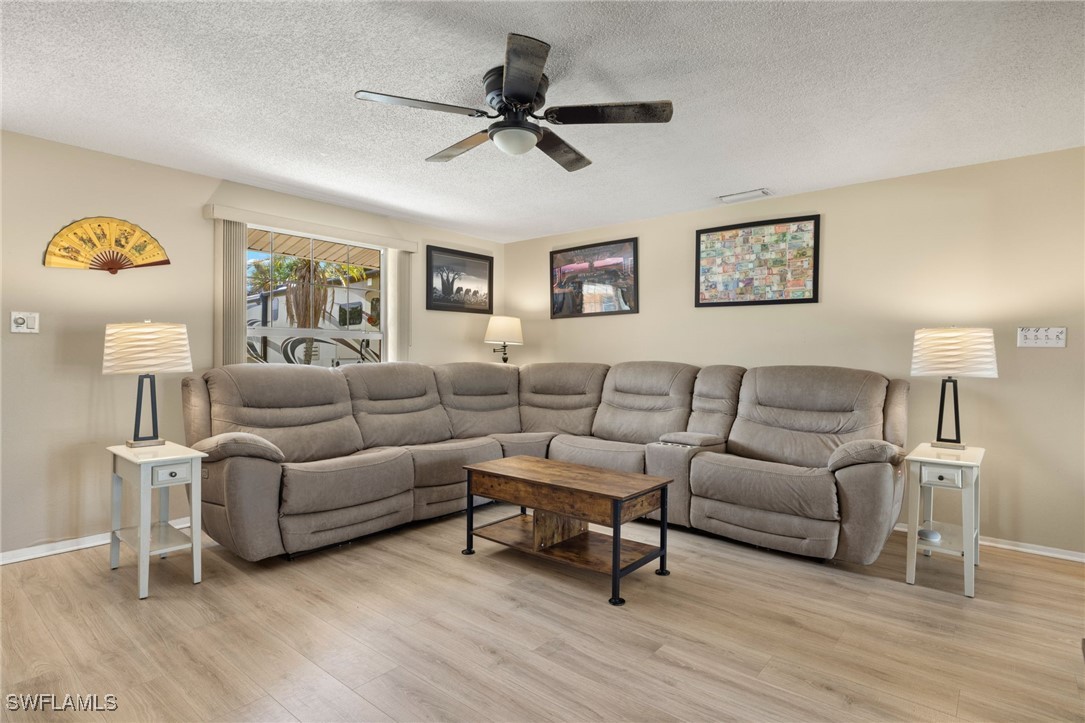 400 Adams CT NW