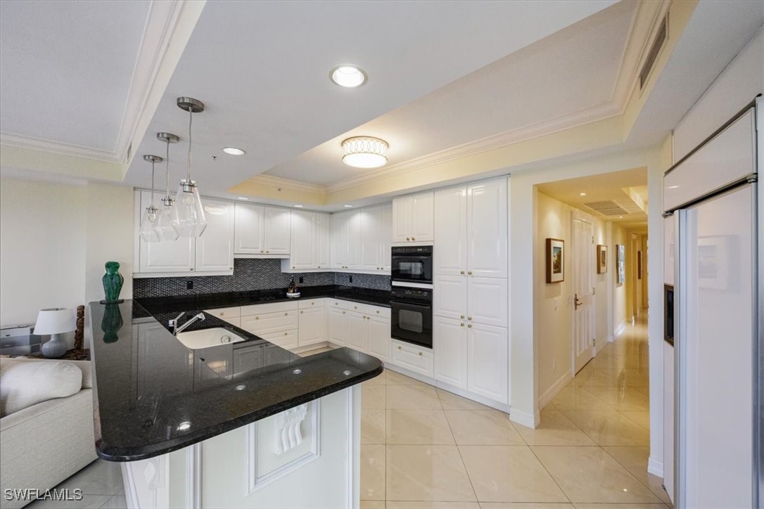 7575 Pelican Bay BLVD 403