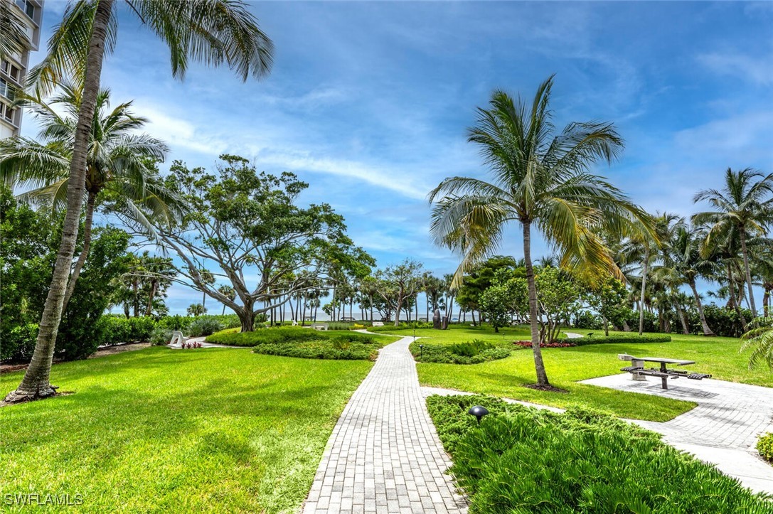 788 Park Shore DR B27