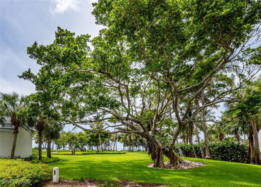 788 Park Shore DR B27