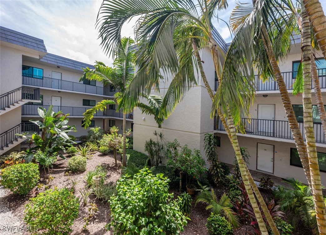 788 Park Shore DR B27