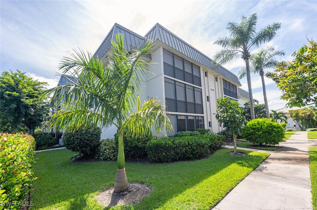 788 Park Shore DR B27