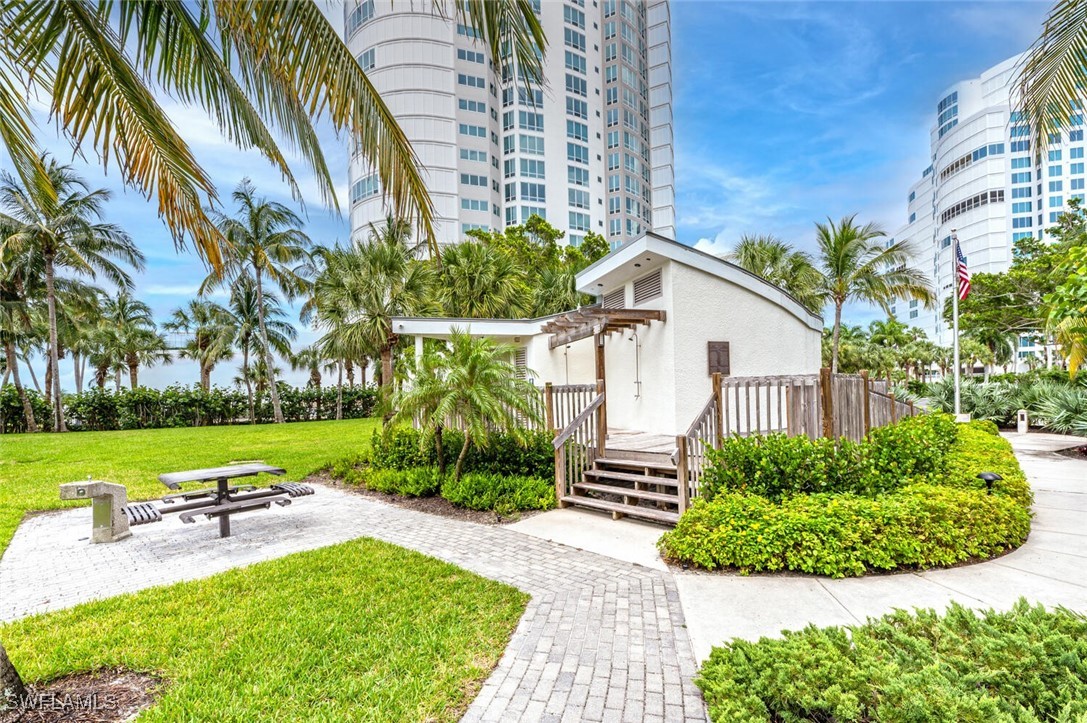 788 Park Shore DR B27